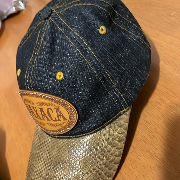 Hat - Picture 2 of 4